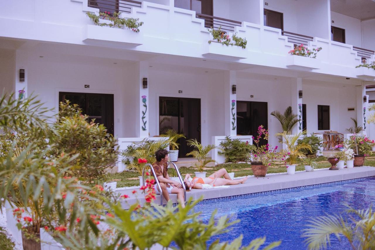 Thistle Inn Panglao Bagian luar foto
