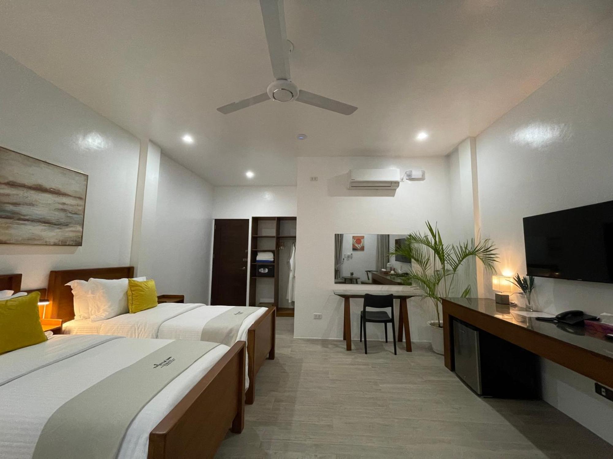 Thistle Inn Panglao Bagian luar foto