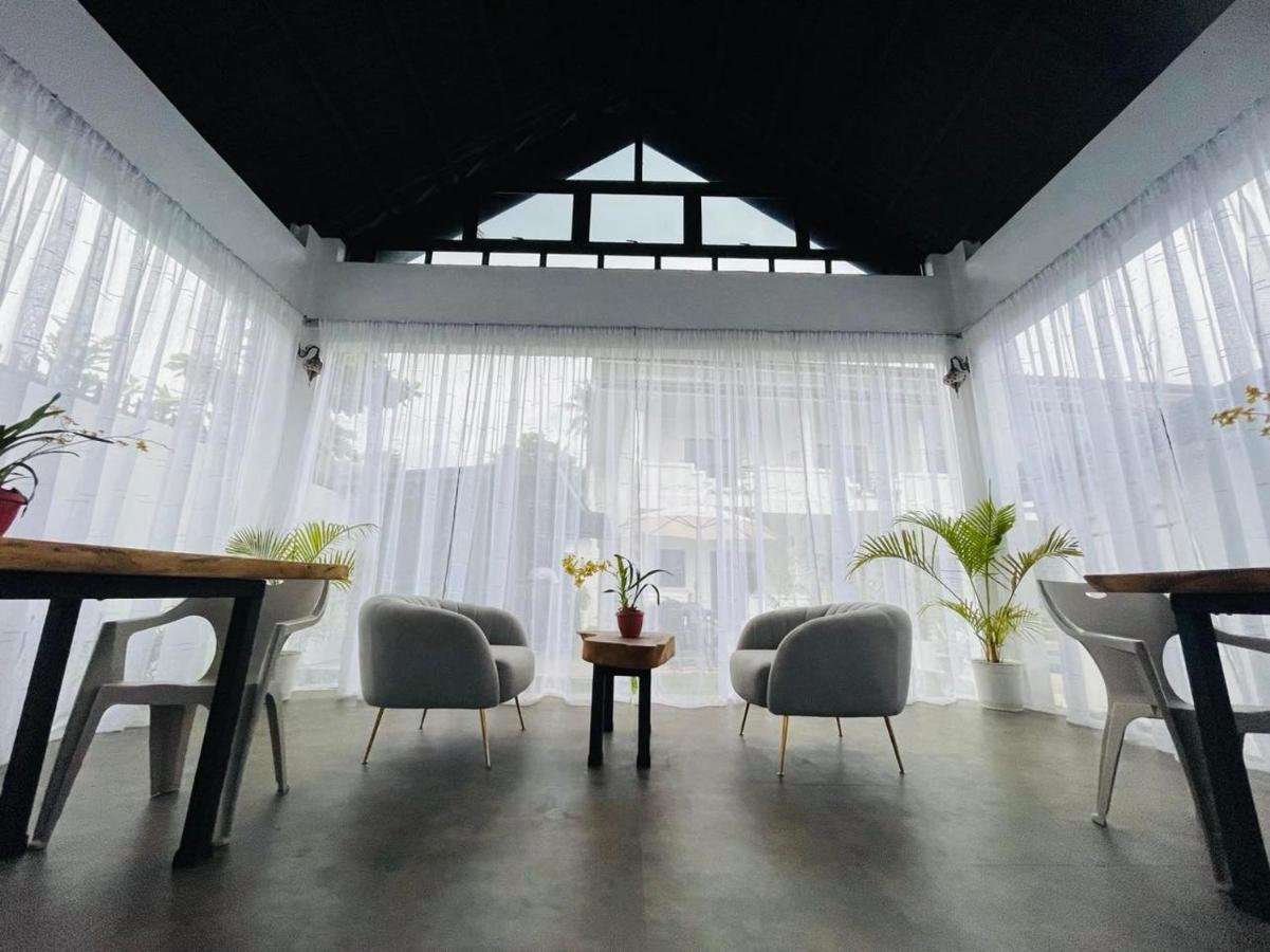 Thistle Inn Panglao Bagian luar foto