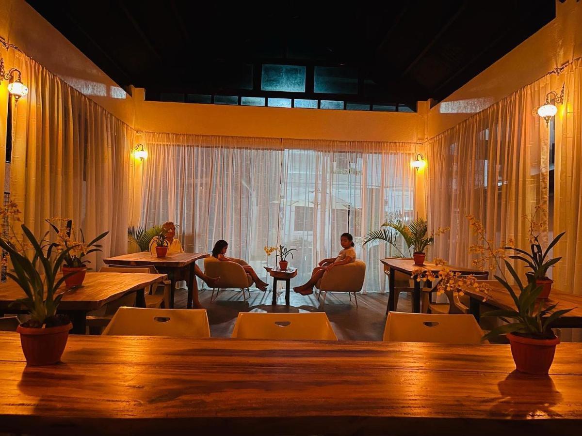Thistle Inn Panglao Bagian luar foto