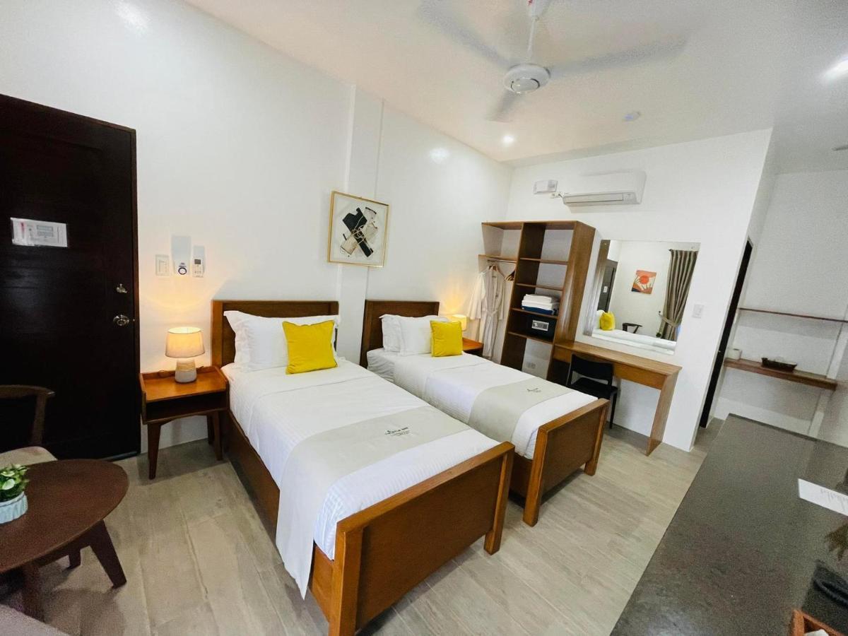 Thistle Inn Panglao Bagian luar foto