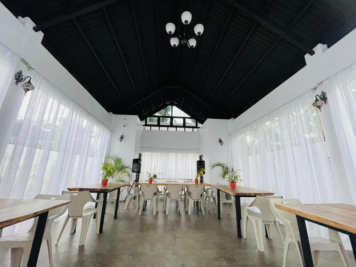 Thistle Inn Panglao Bagian luar foto